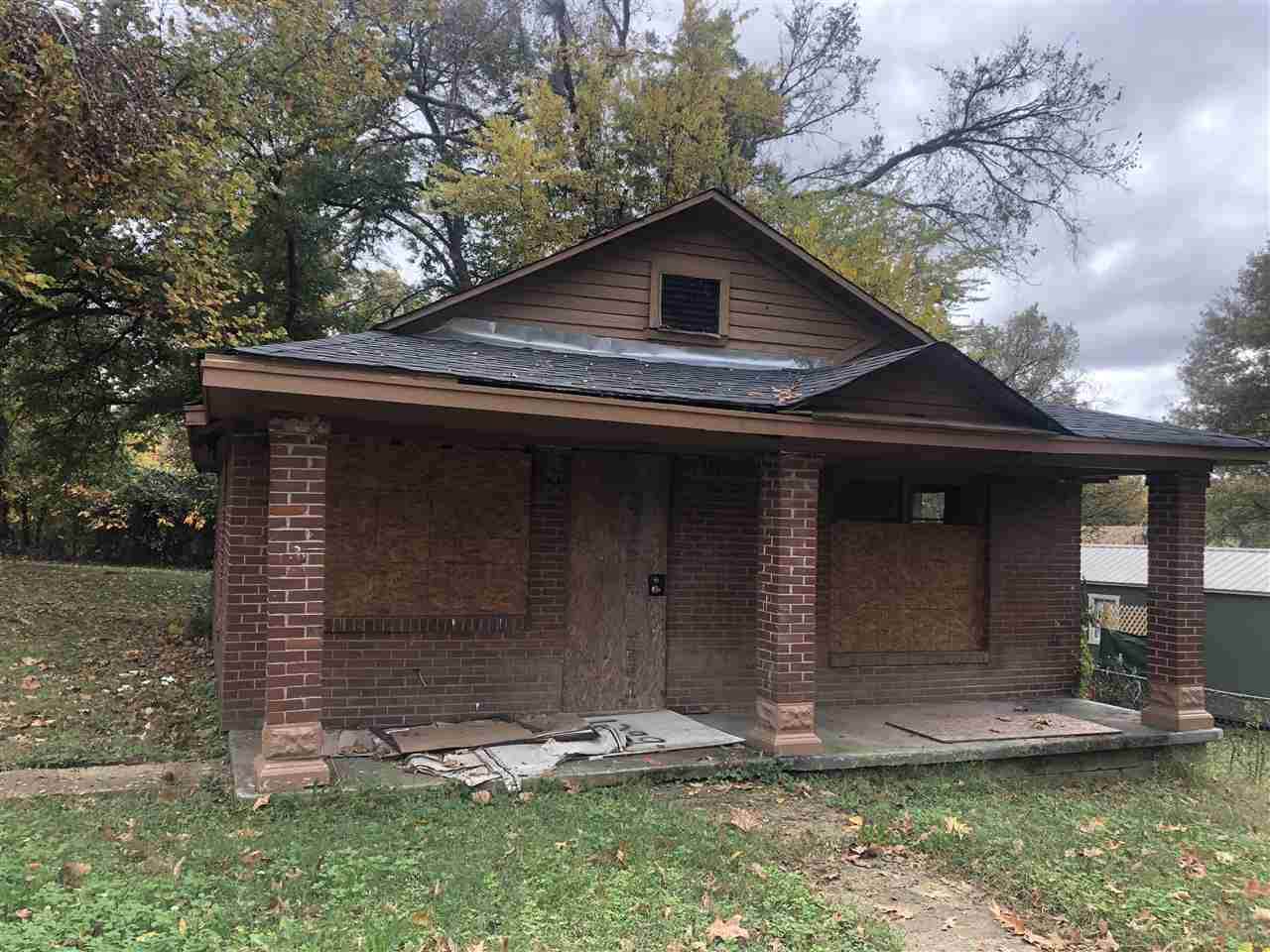 1407 South Ave - Photo 1