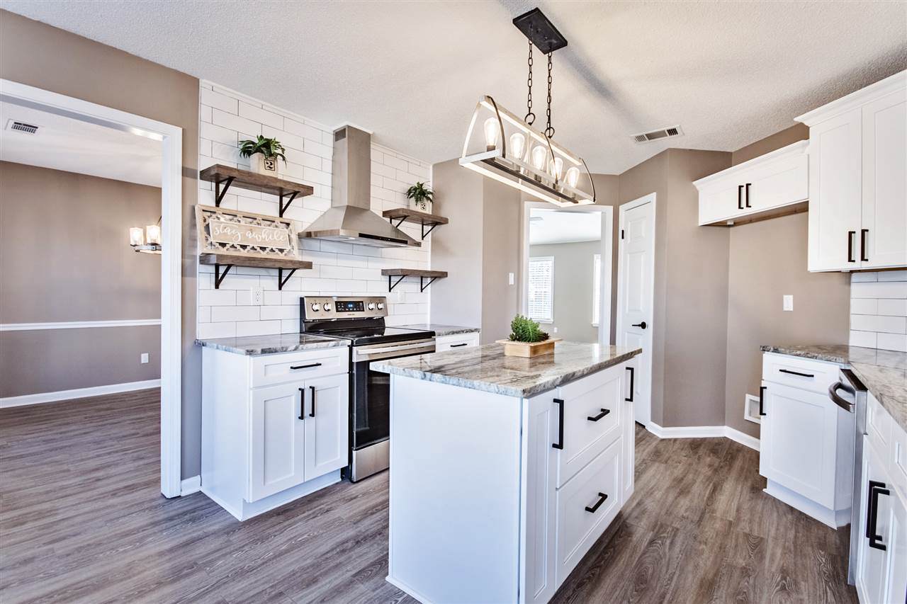 8070 Ellis Rd - Photo 1