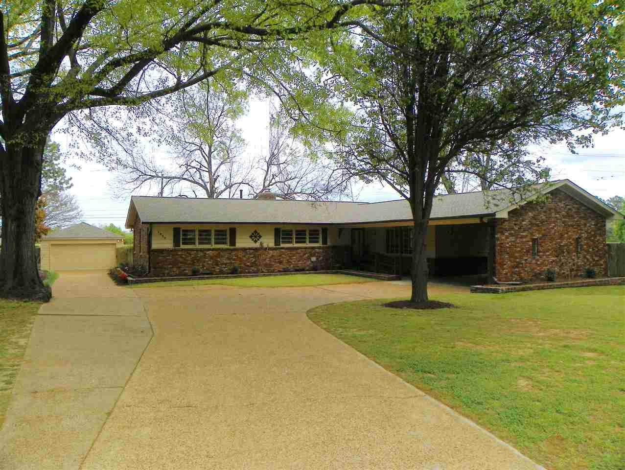 1222 Yorkshire Dr - Photo 1