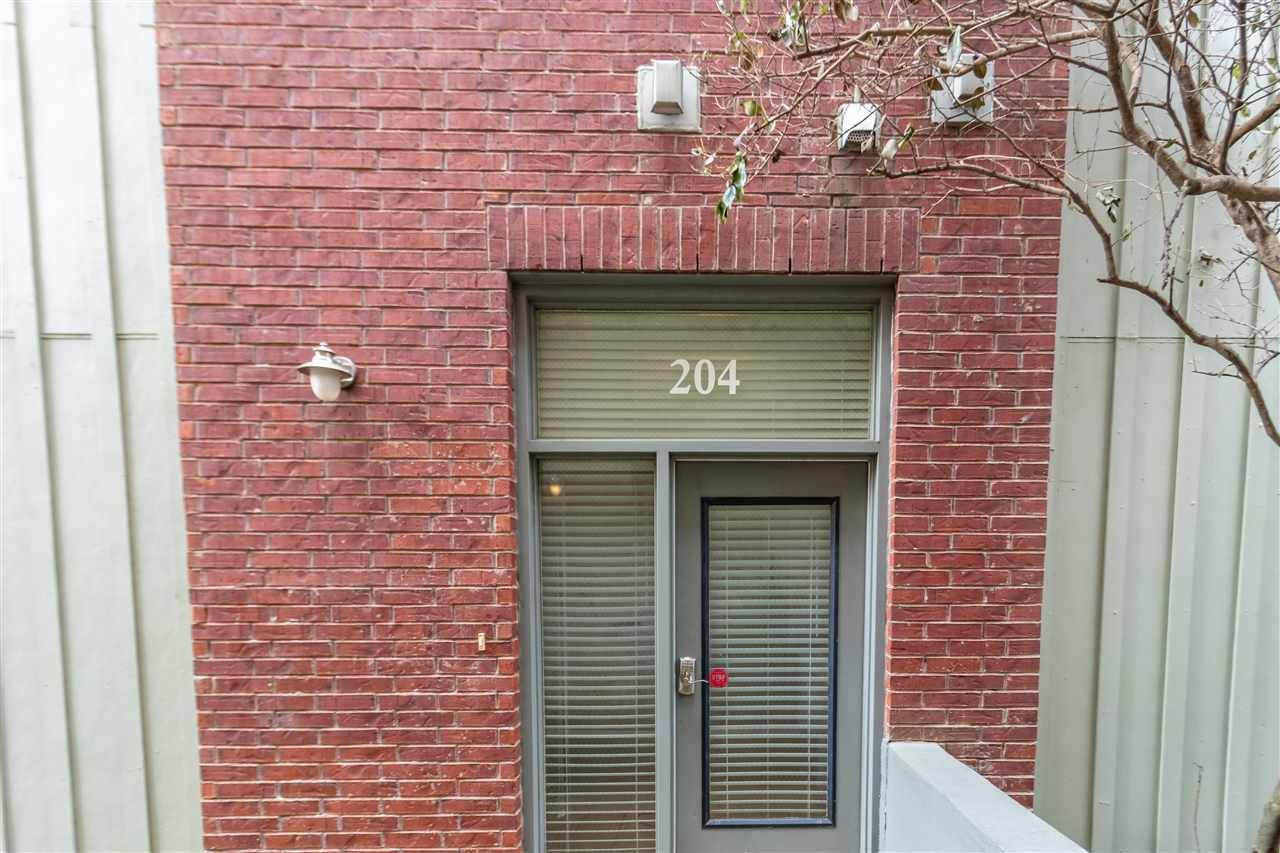 602 Tennessee St - Photo 1