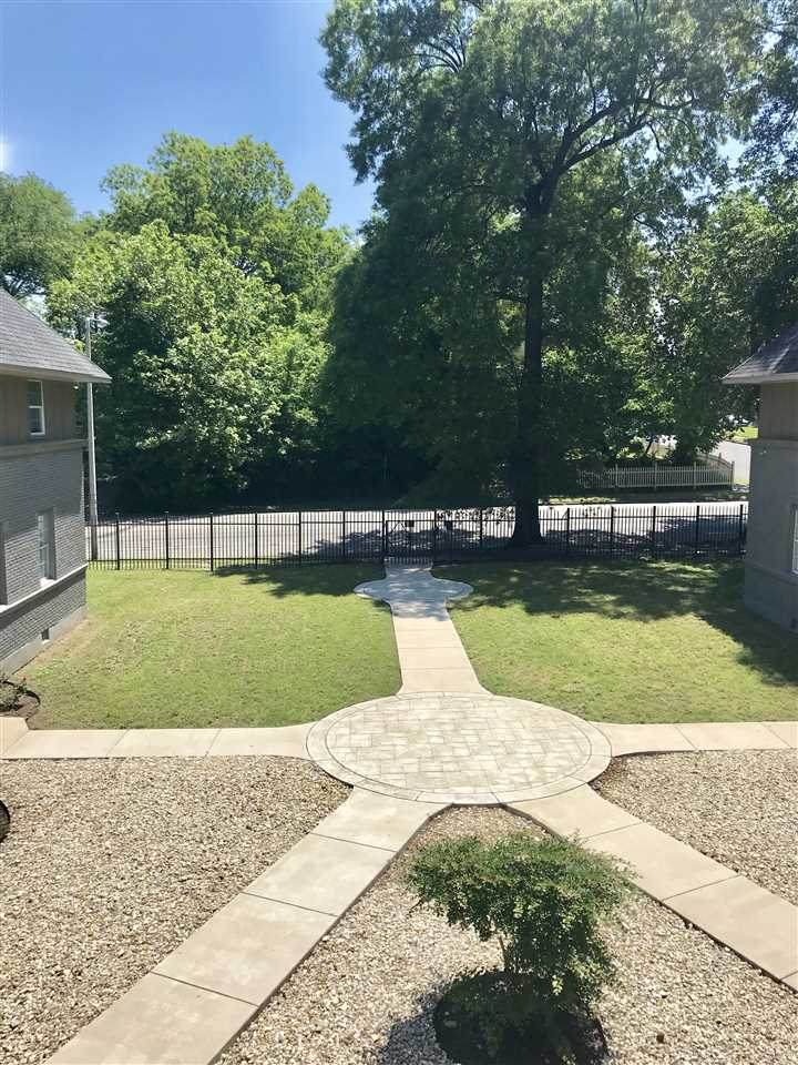 1058 Dr Ml King Ave - Photo 1