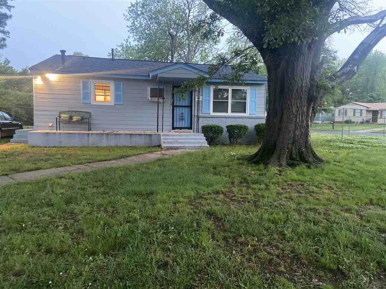 863 Pawnee Ave - Photo 1