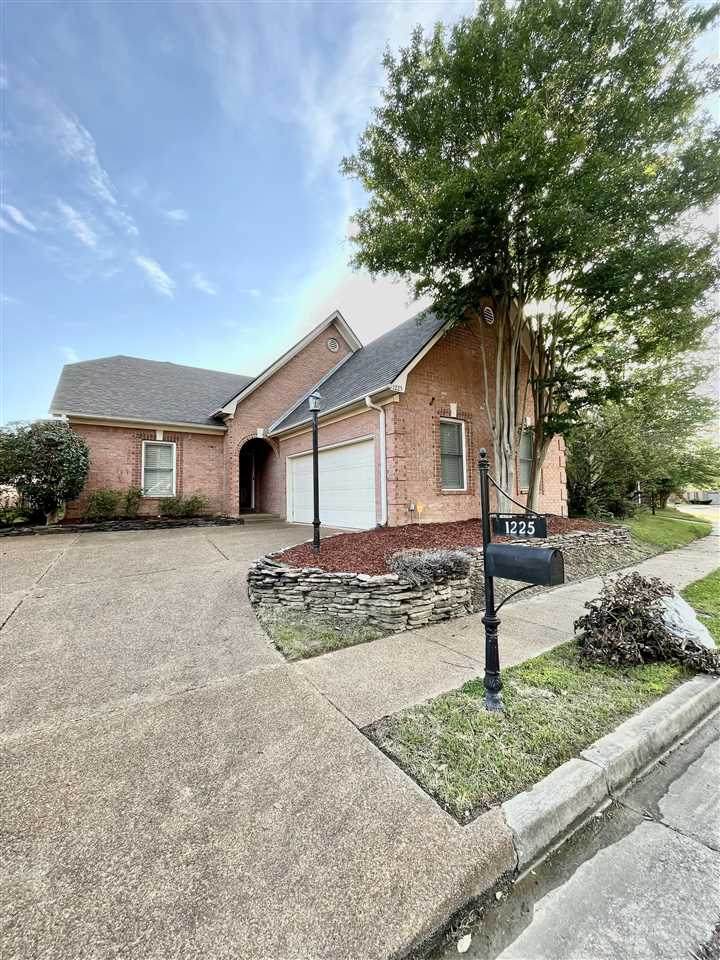 1225 Cordova Green Dr - Photo 1