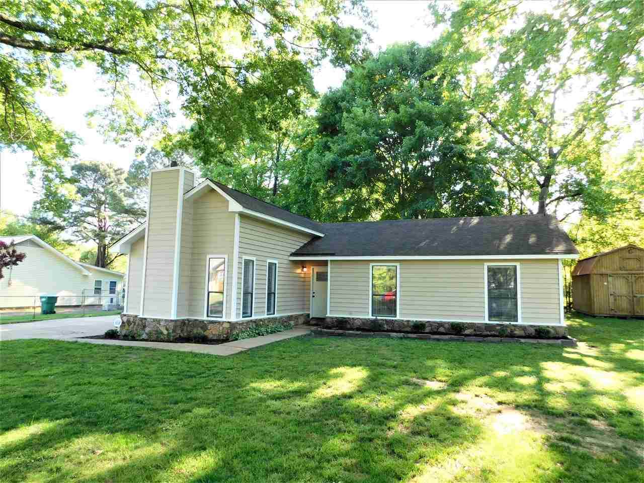 251 Colonial Dr - Photo 1