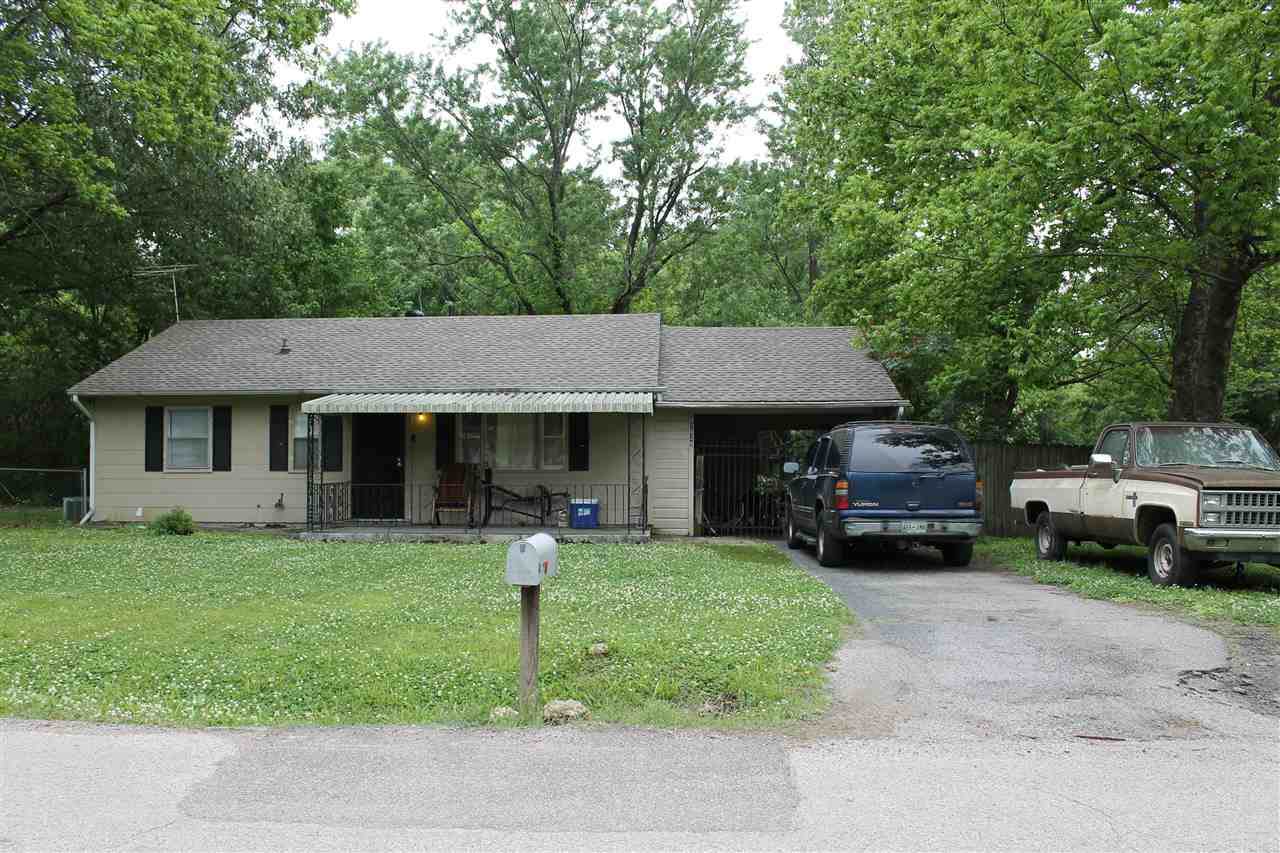1029 Floyd Ave - Photo 1