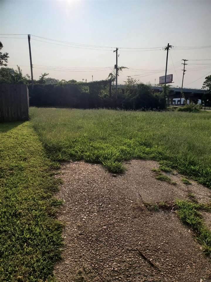 1074 Bruce St - Photo 1