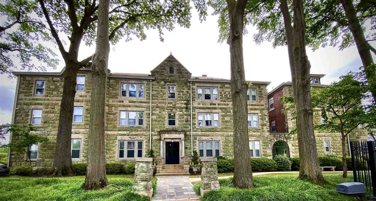 1118 Poplar Ave - Photo 1