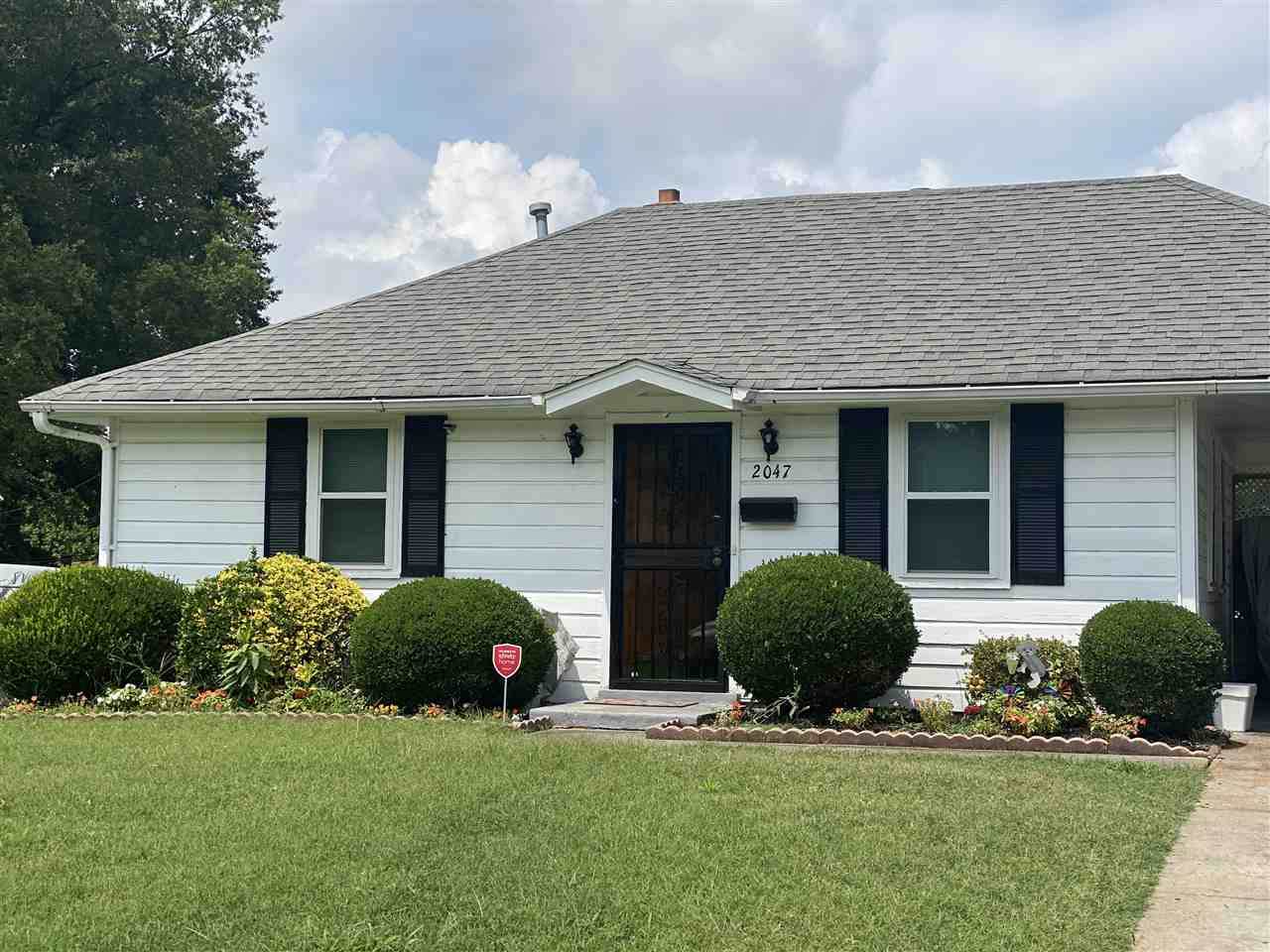 2047 Warren St - Photo 1