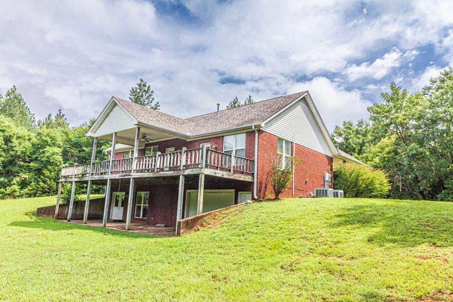 550 Carlins Rd - Photo 1