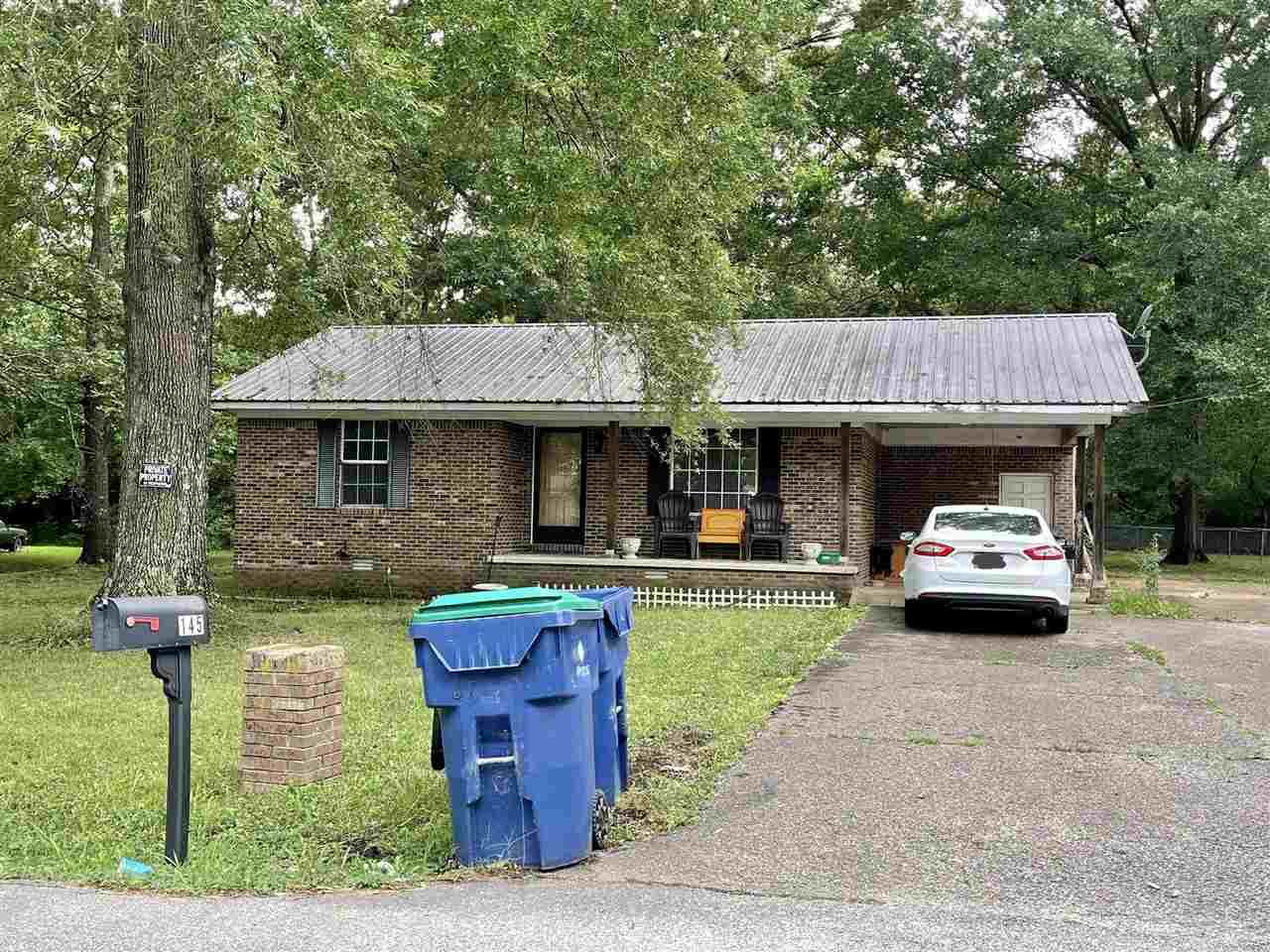 145 Ryan St - Photo 1
