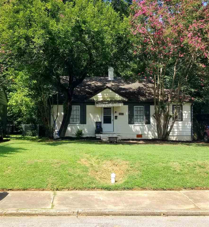 739 Loeb St - Photo 1