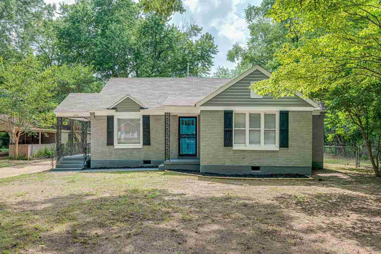 1049 Mcevers Ave - Photo 1