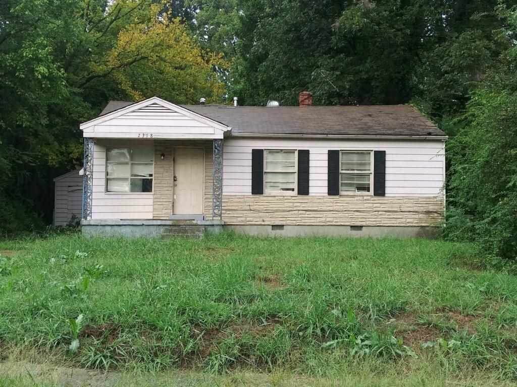 2318 Slocum Ave - Photo 1
