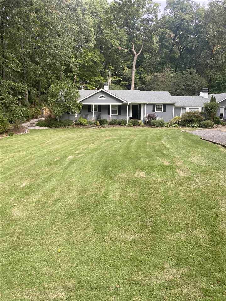1360 Crestwood Dr - Photo 1