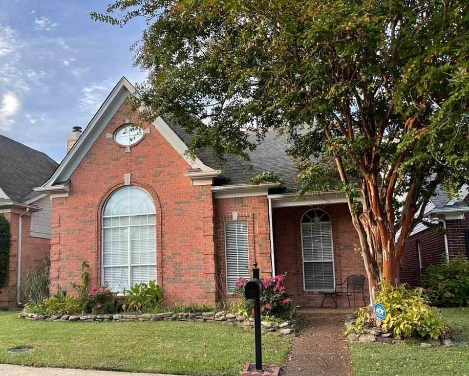 8708 Eagle View Dr - Photo 1