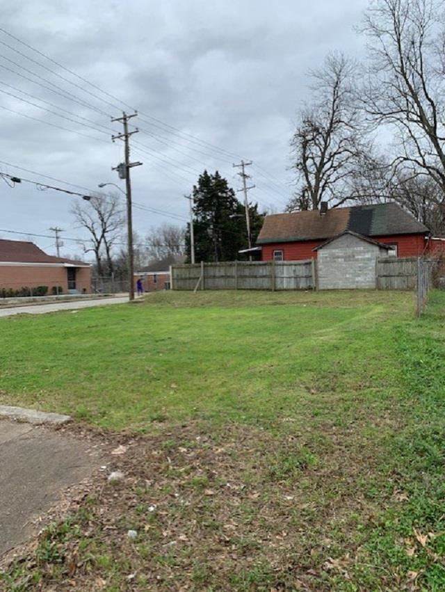 651 Parkway St - Photo 1