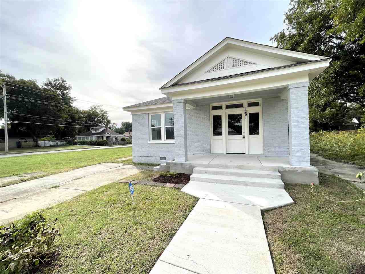 1291 Snowden Ave - Photo 1
