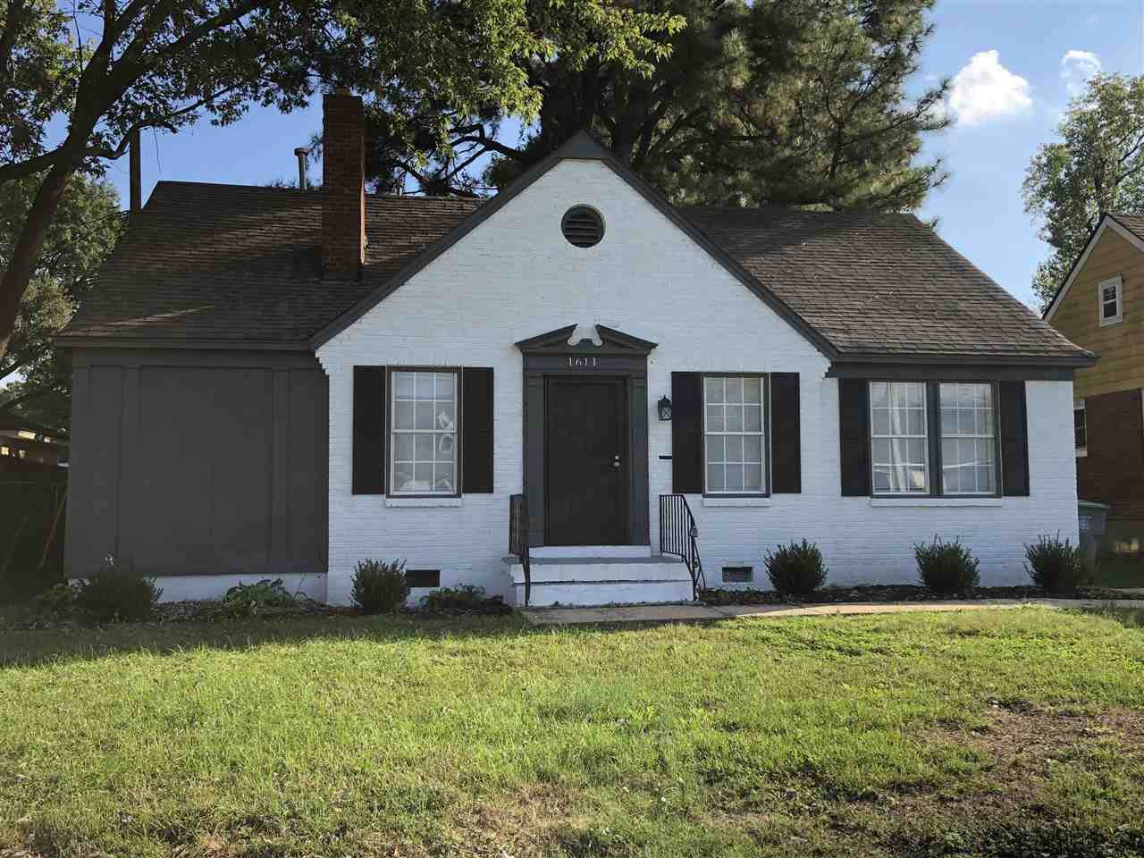 1611 Michelle Cir - Photo 1