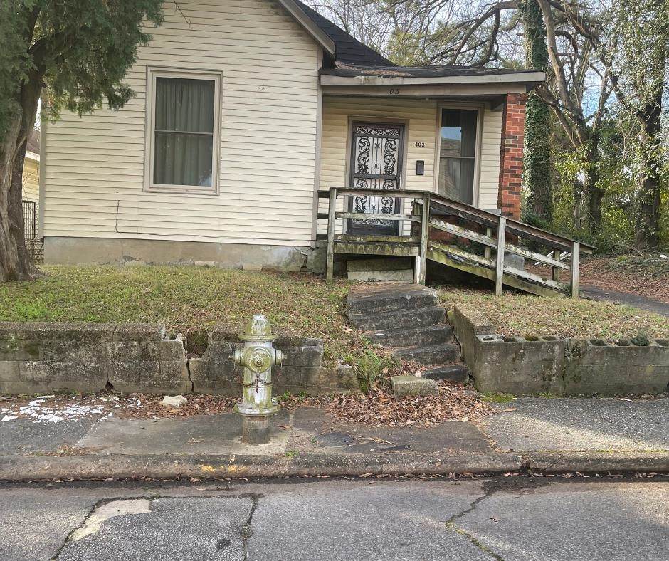 403 Simpson Ave - Photo 1
