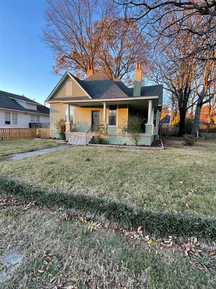 1616 Nelson Ave - Photo 1