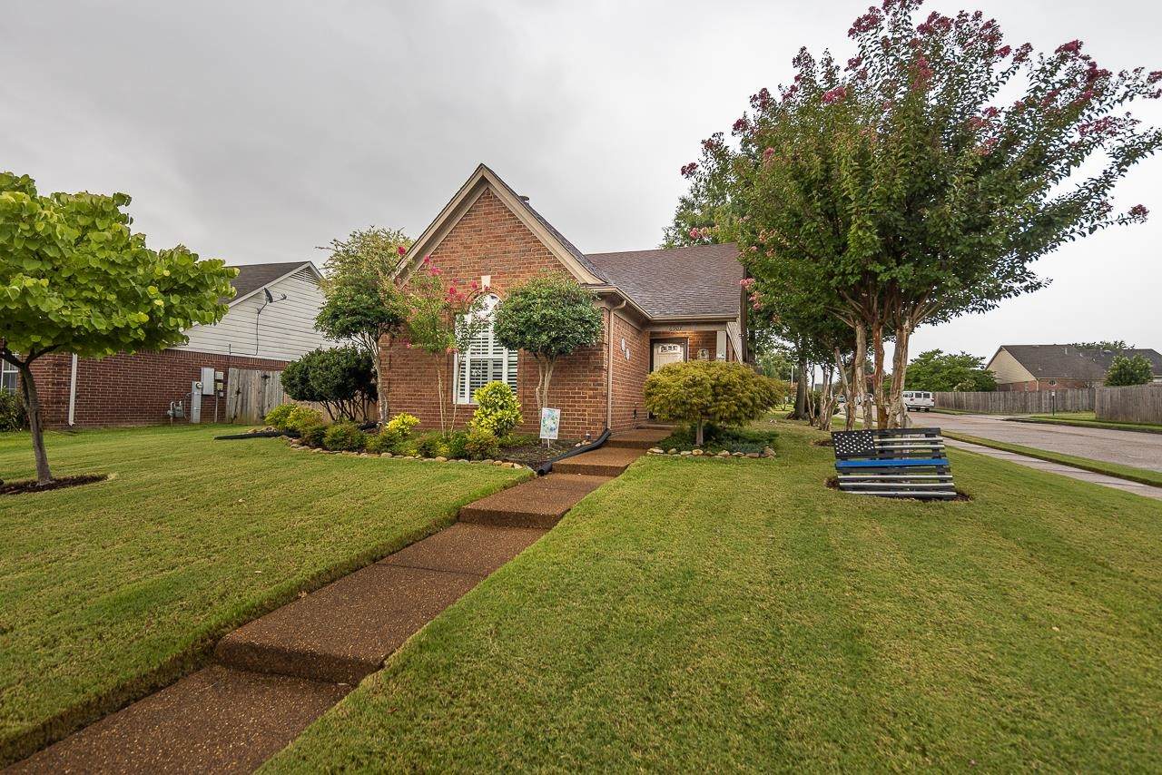 6907 Manslick Rd - Photo 1