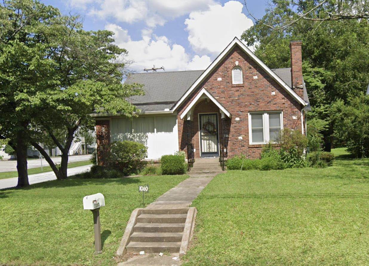 1060 Campbell St - Photo 1
