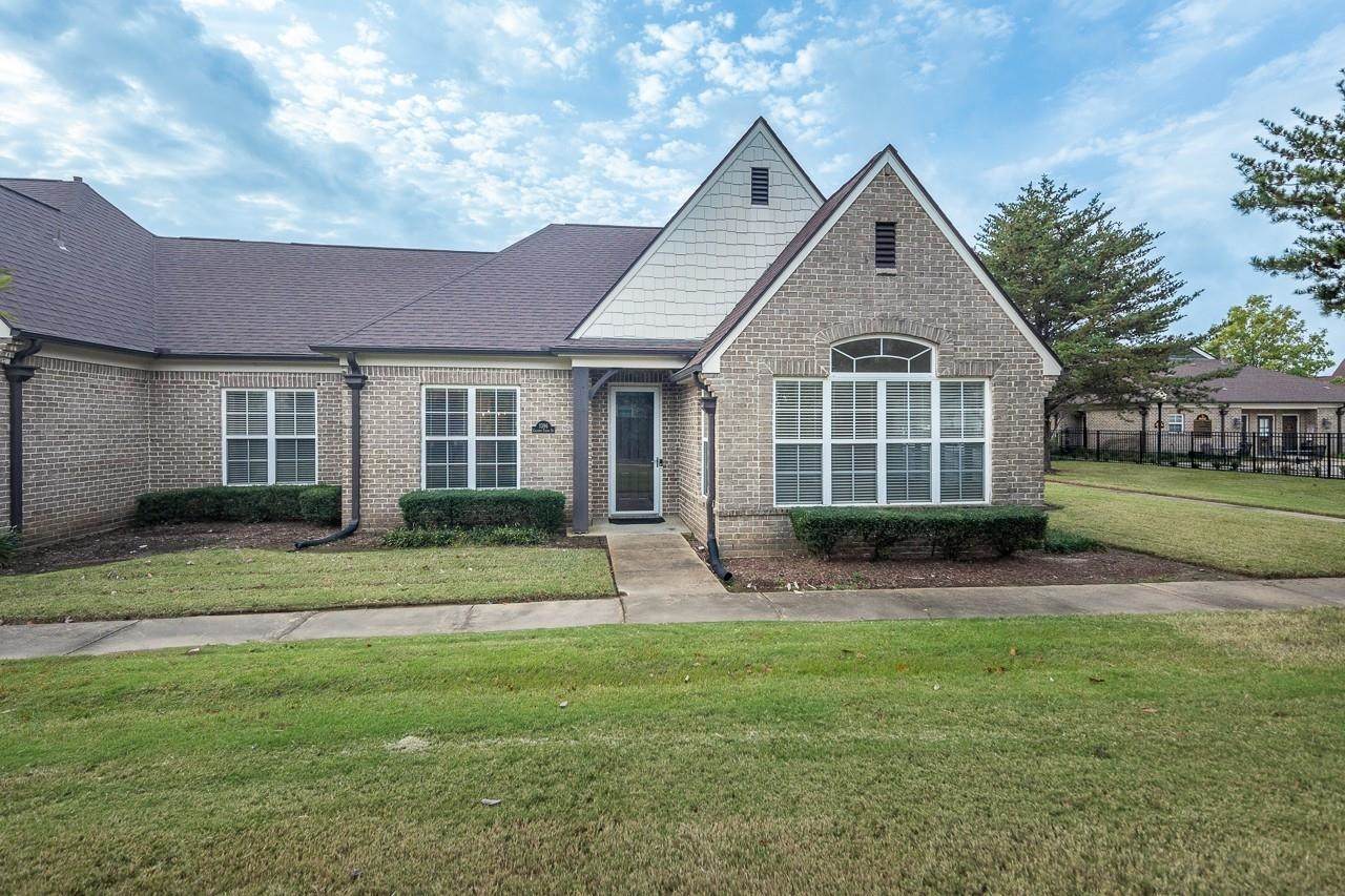 1396 Calumet Farms Dr - Photo 1