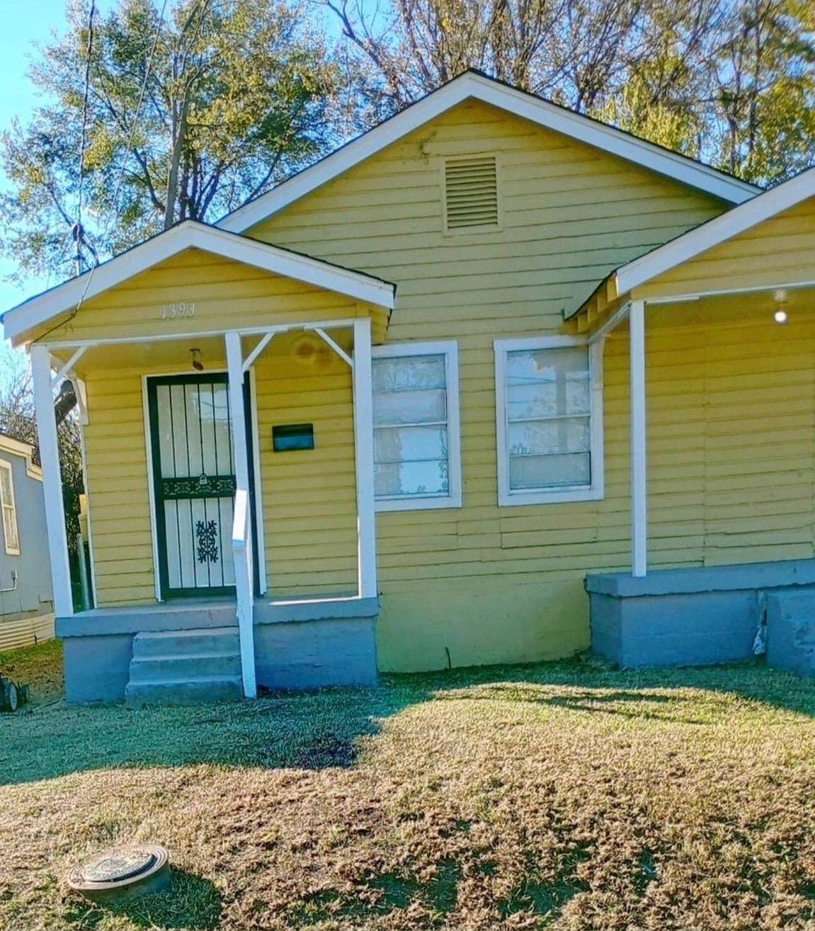 1393 Michigan St - Photo 1