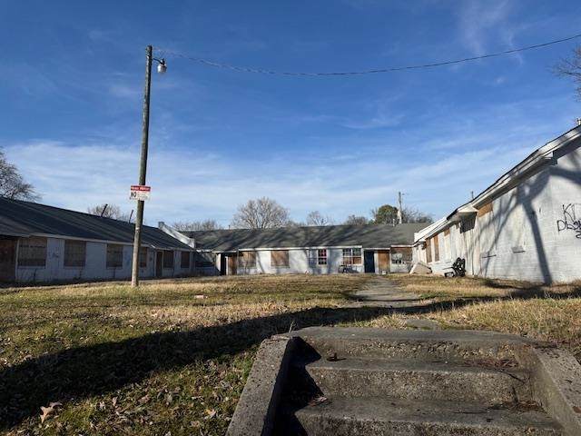 340 Parkway Blvd - Photo 1