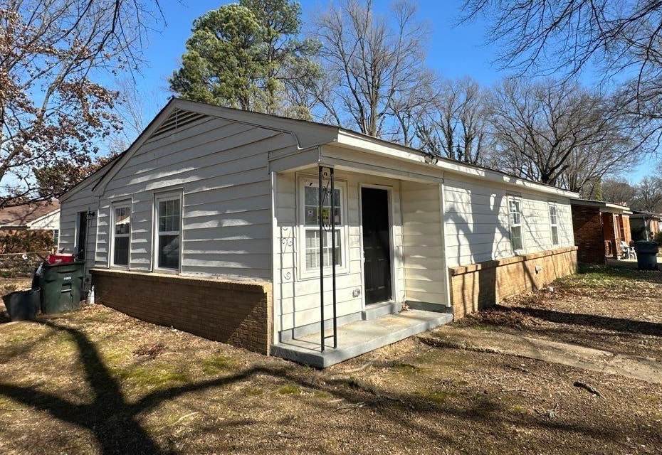 1382 Mary Jane Ave - Photo 1