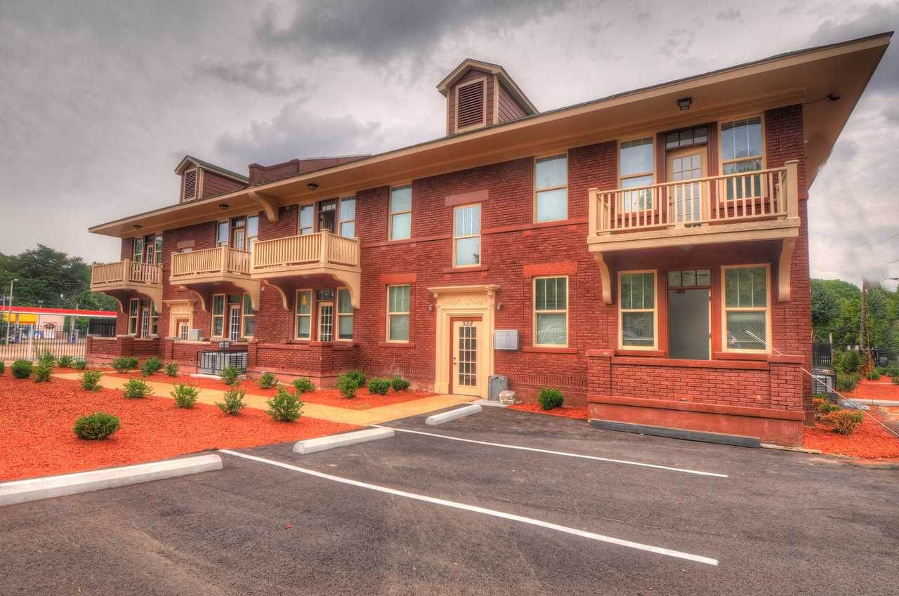 528 Parkway Ave - Photo 1