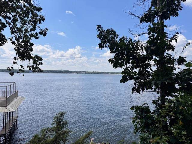  High Pointe Dr - Photo 1