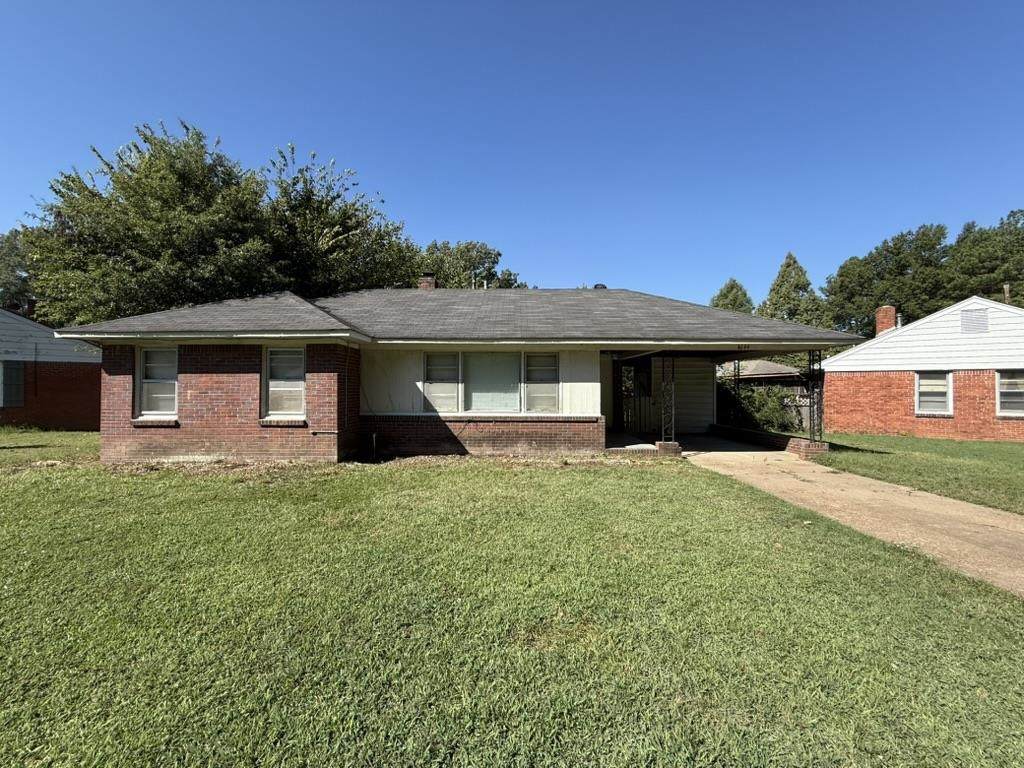 4644 Renshaw Dr - Photo 1