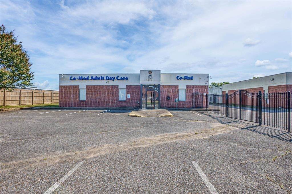 6095 Apple Tree Dr - Photo 1