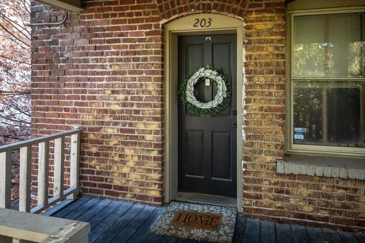 384 Mulberry St - Photo 1