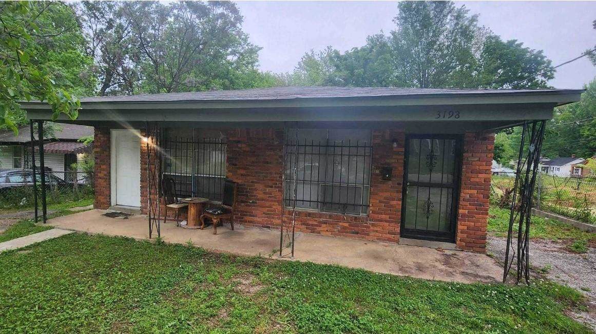 3196 Princeton Ave - Photo 1