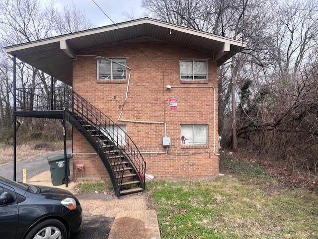 494 Walker Ave - Photo 1