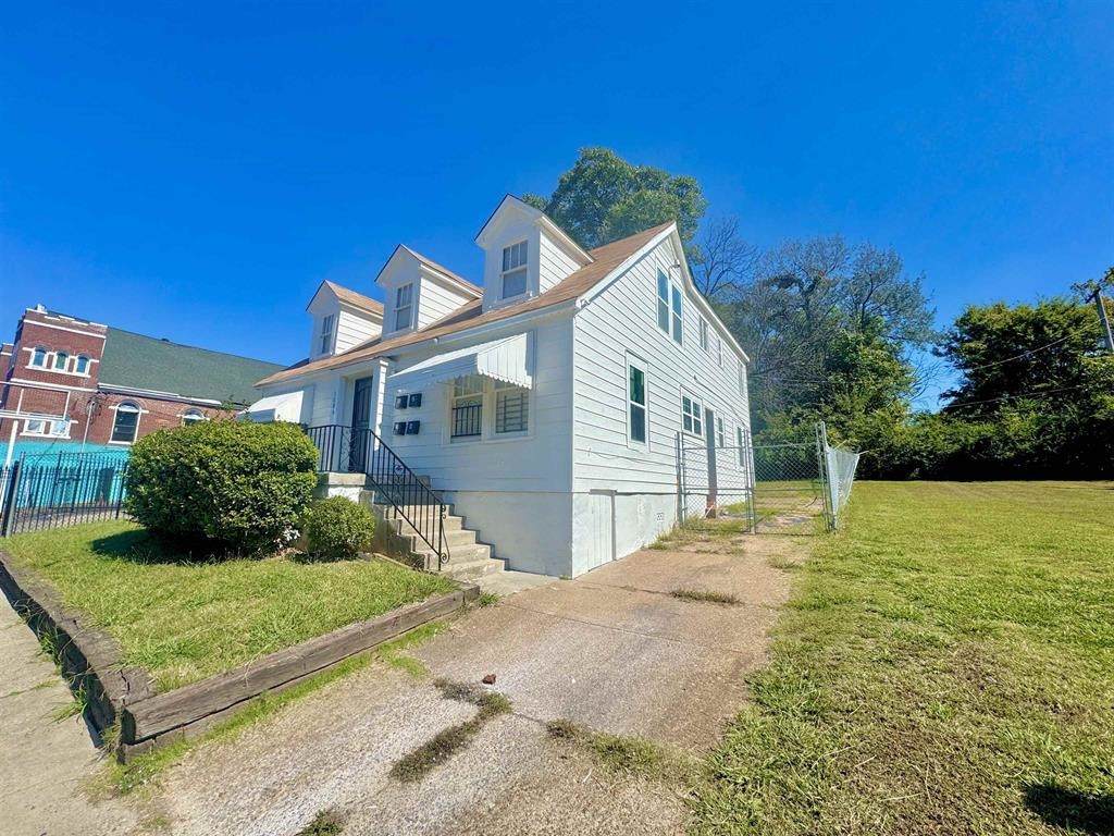 1086 Bellevue Blvd - Photo 1