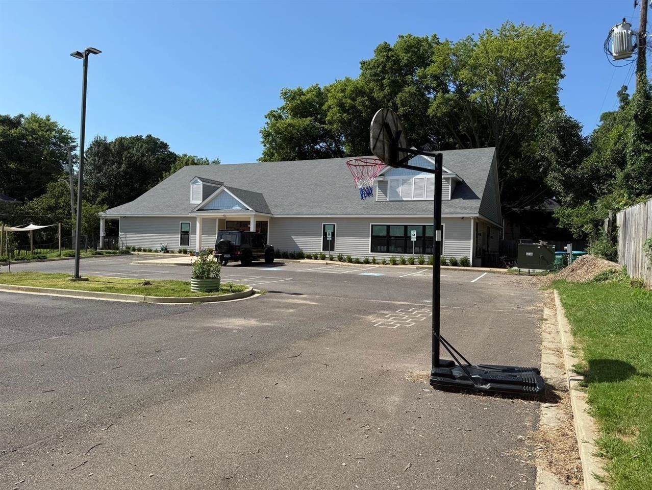 1430 Poplar Ave - Photo 1