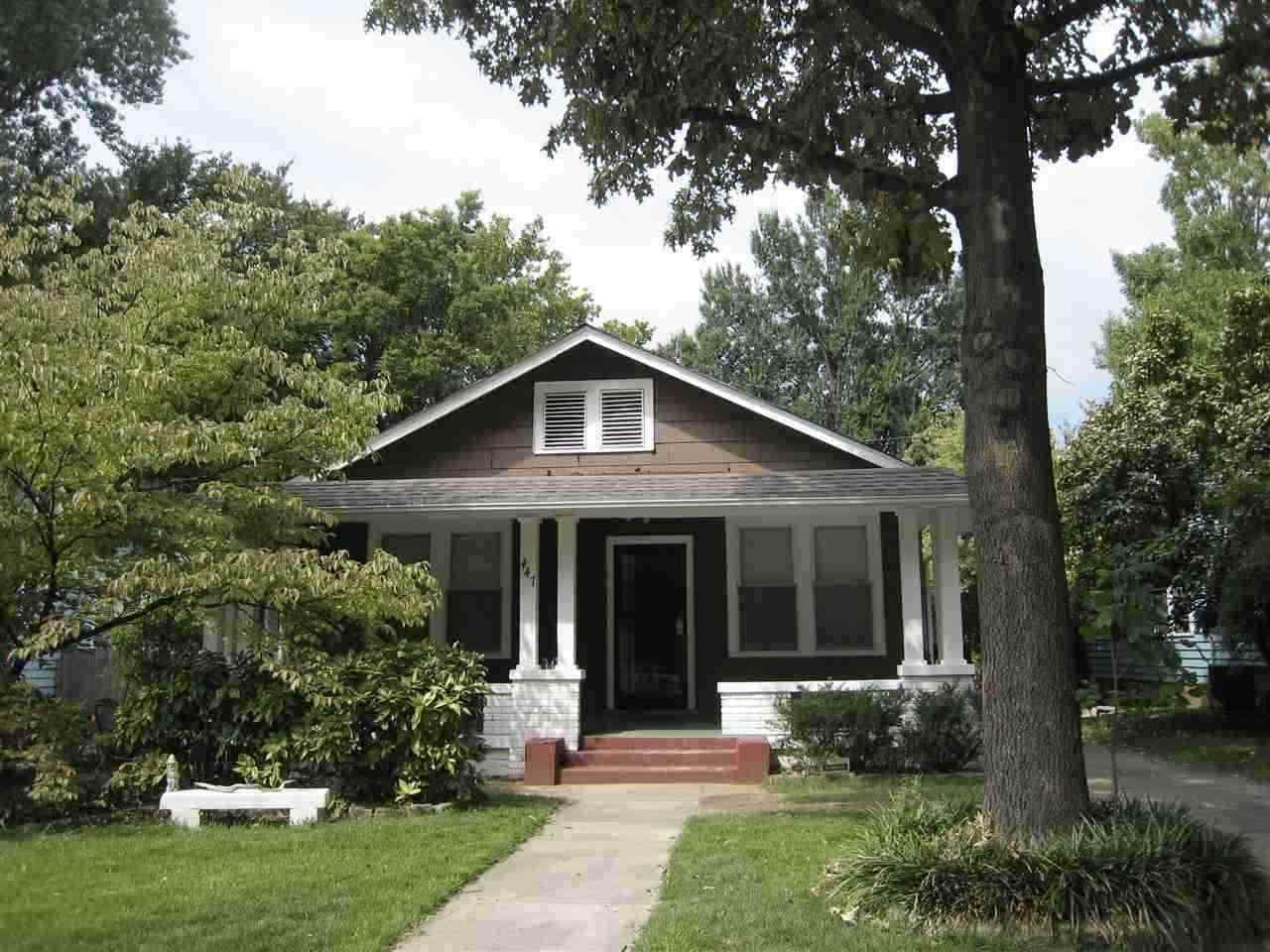 447 Dickinson Dr - Photo 1