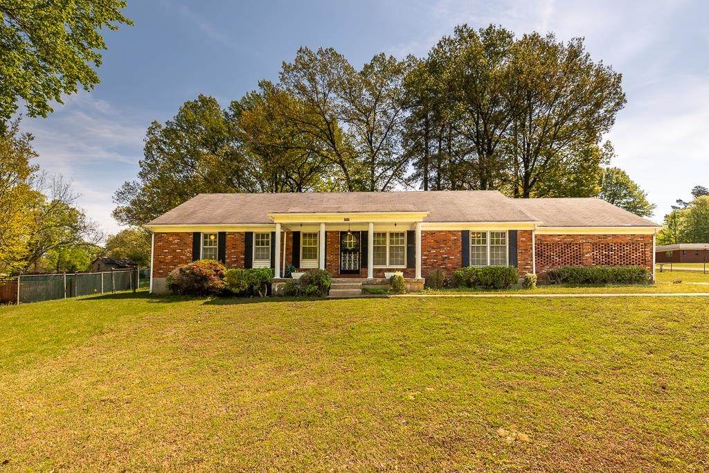 2448 Elmore Park Rd - Photo 1