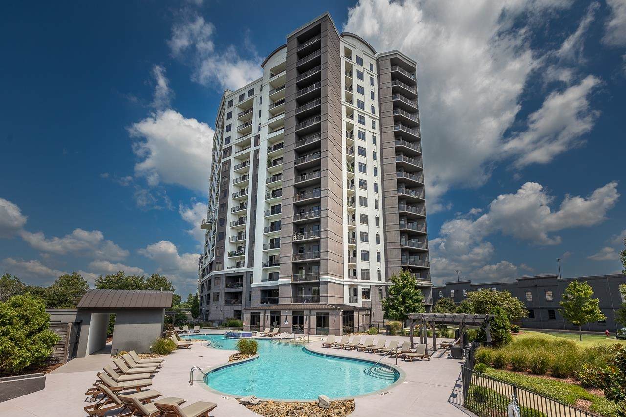 717 Riverside Dr - Photo 1