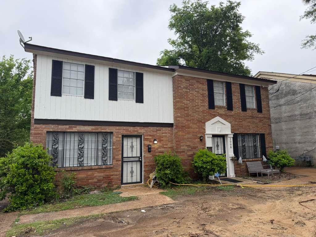 1010 University St - Photo 1