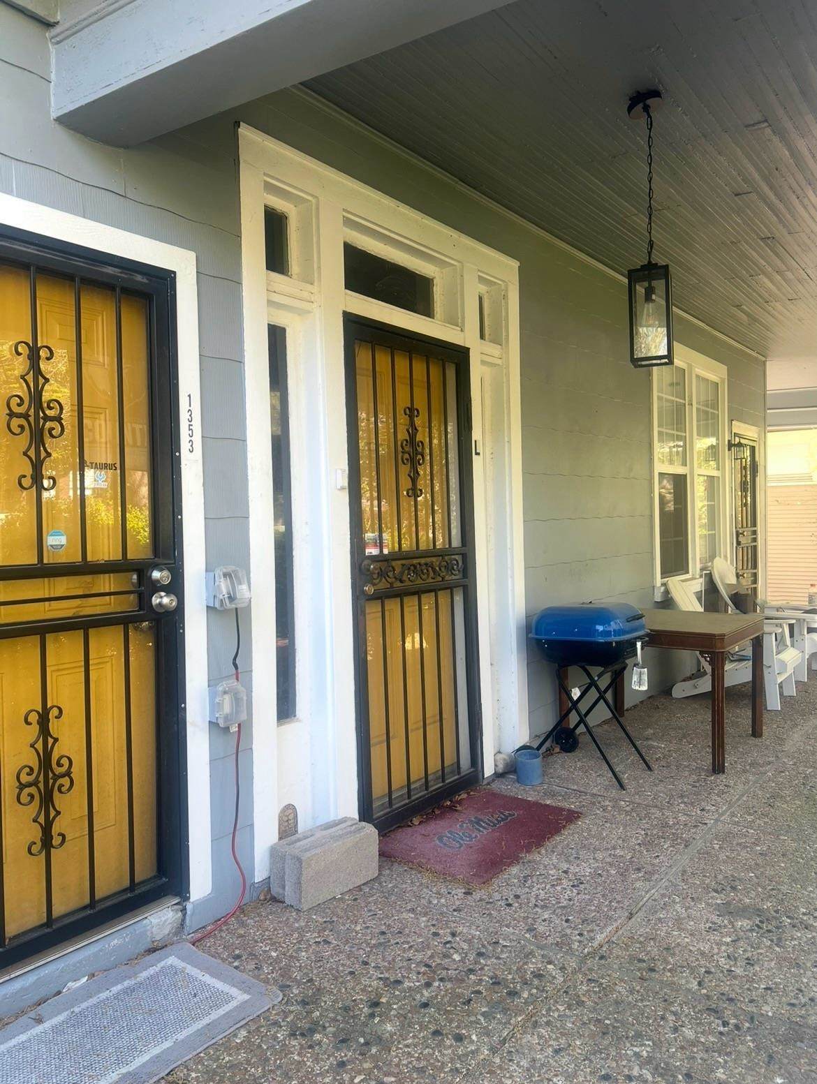 1353 Harbert Ave - Photo 1