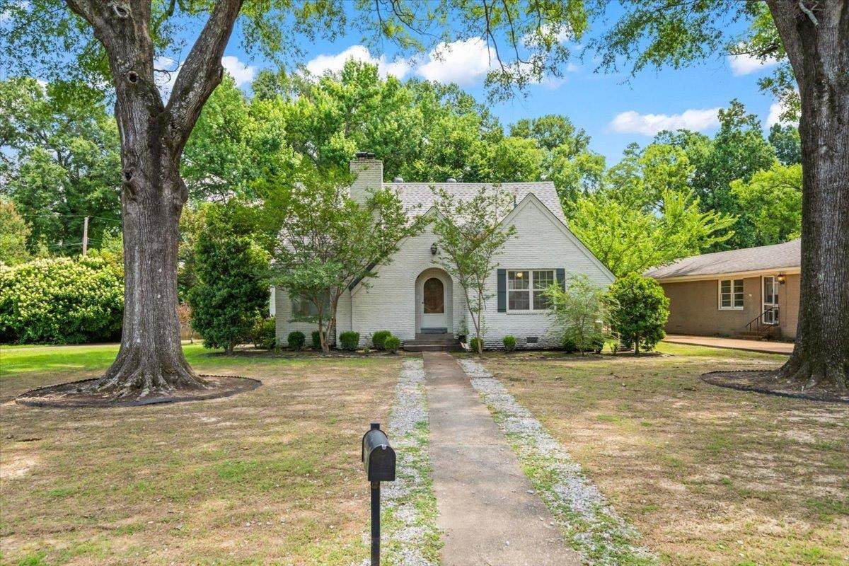 252 Barry Rd - Photo 1