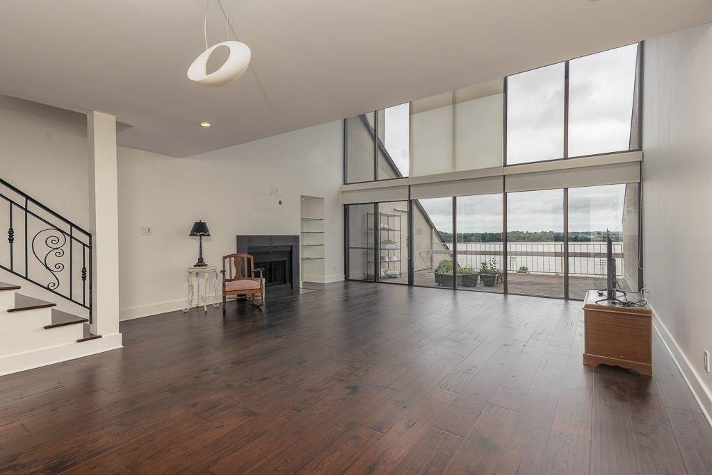 377 Riverbluff Pl - Photo 1