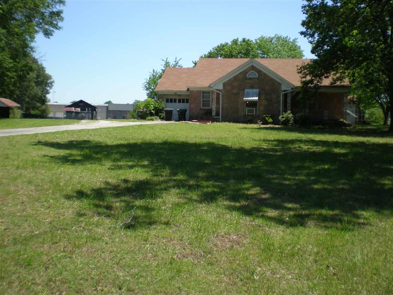 6557 Summer Ave - Photo 1