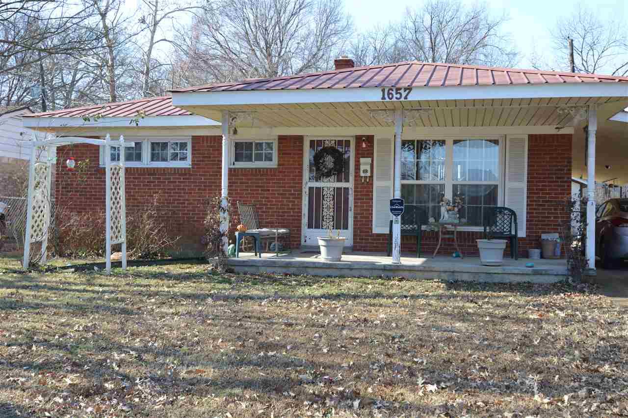 1657 Duke St - Photo 1
