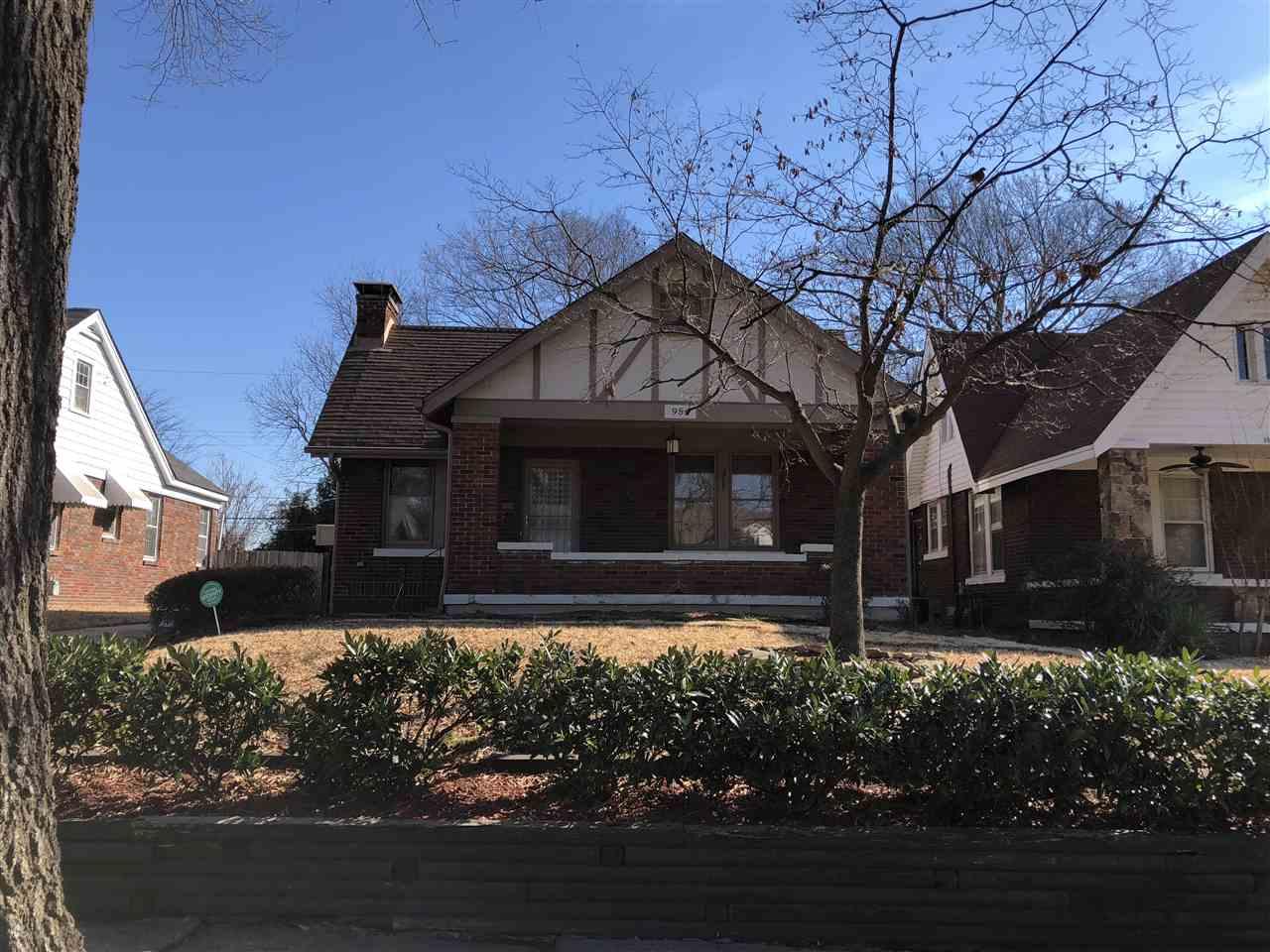 954 Sheridan St - Photo 1