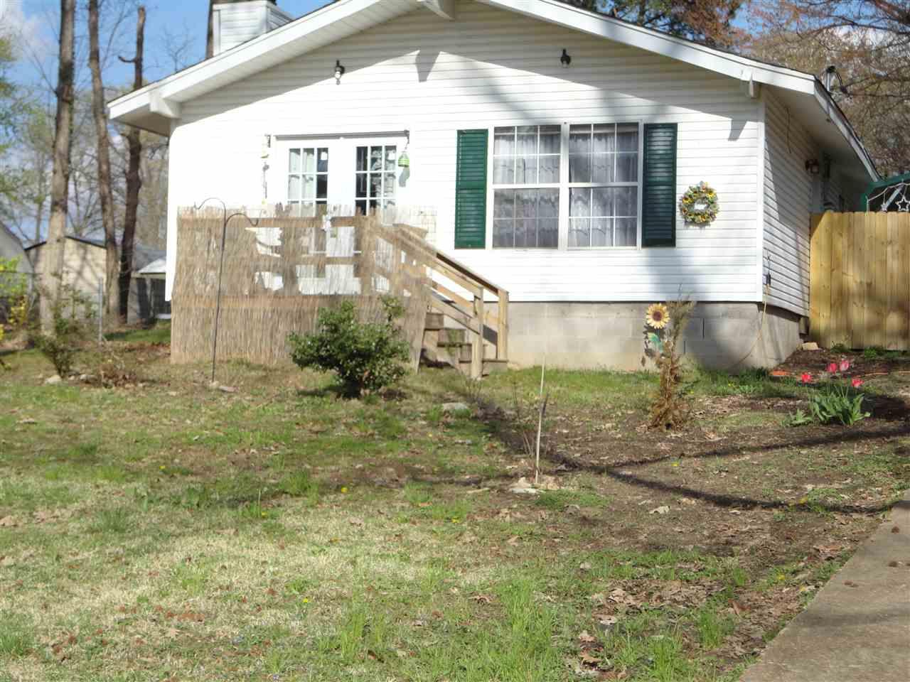 352 Lee St - Photo 1